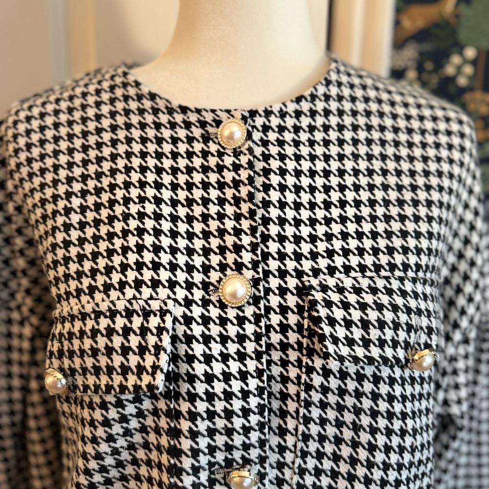 Black and White Houndstooth Skirt and Jacket Set - Picture 4 of 7